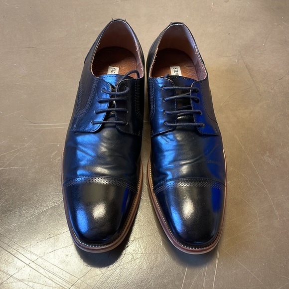 Barely worn Steve Madden black leather cap toe oxfords - Picture 3 of 3